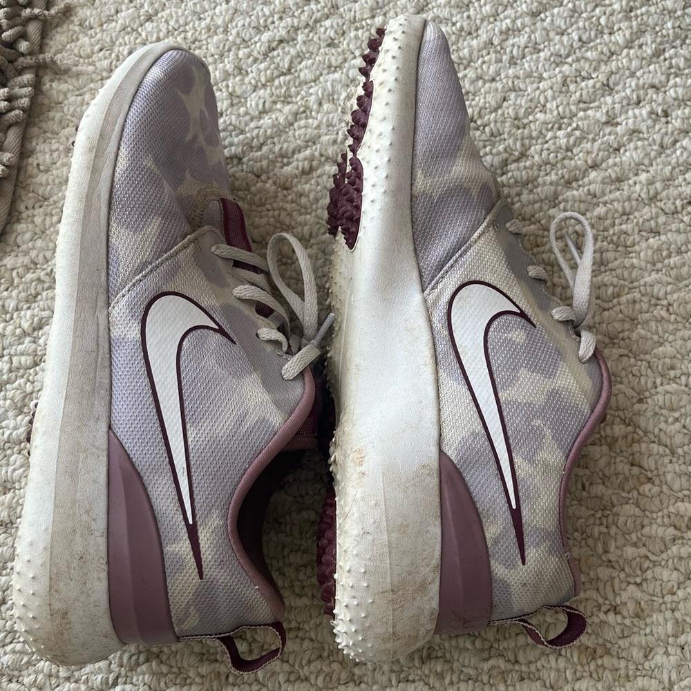 Nike Lavender and White Athletic Shoes